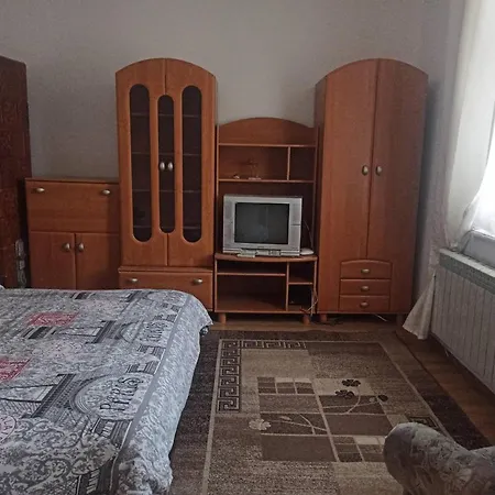 Апартаменти 15 Хв Від Жд Вокзалу Lviv Exterior photo